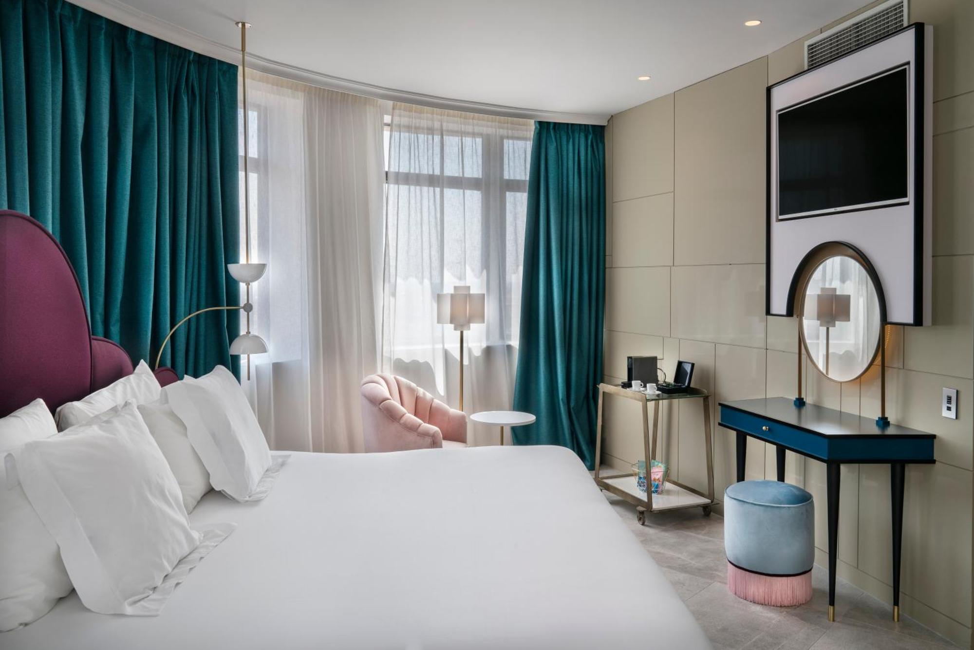 Deluxe Doppelzimmer mit Blick auf die Gran Via