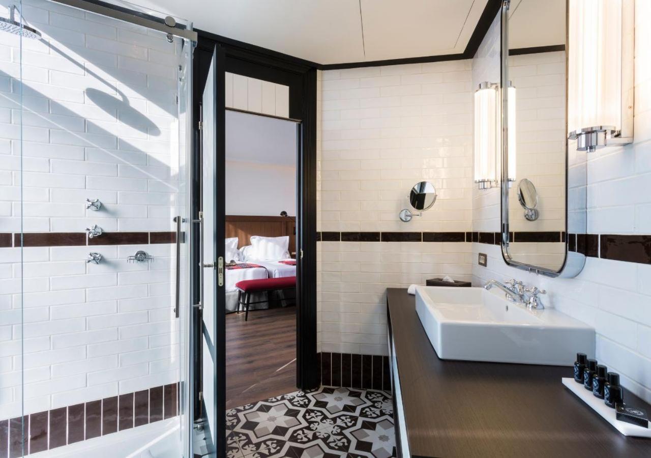 Junior Suite,1746974001:JPEG