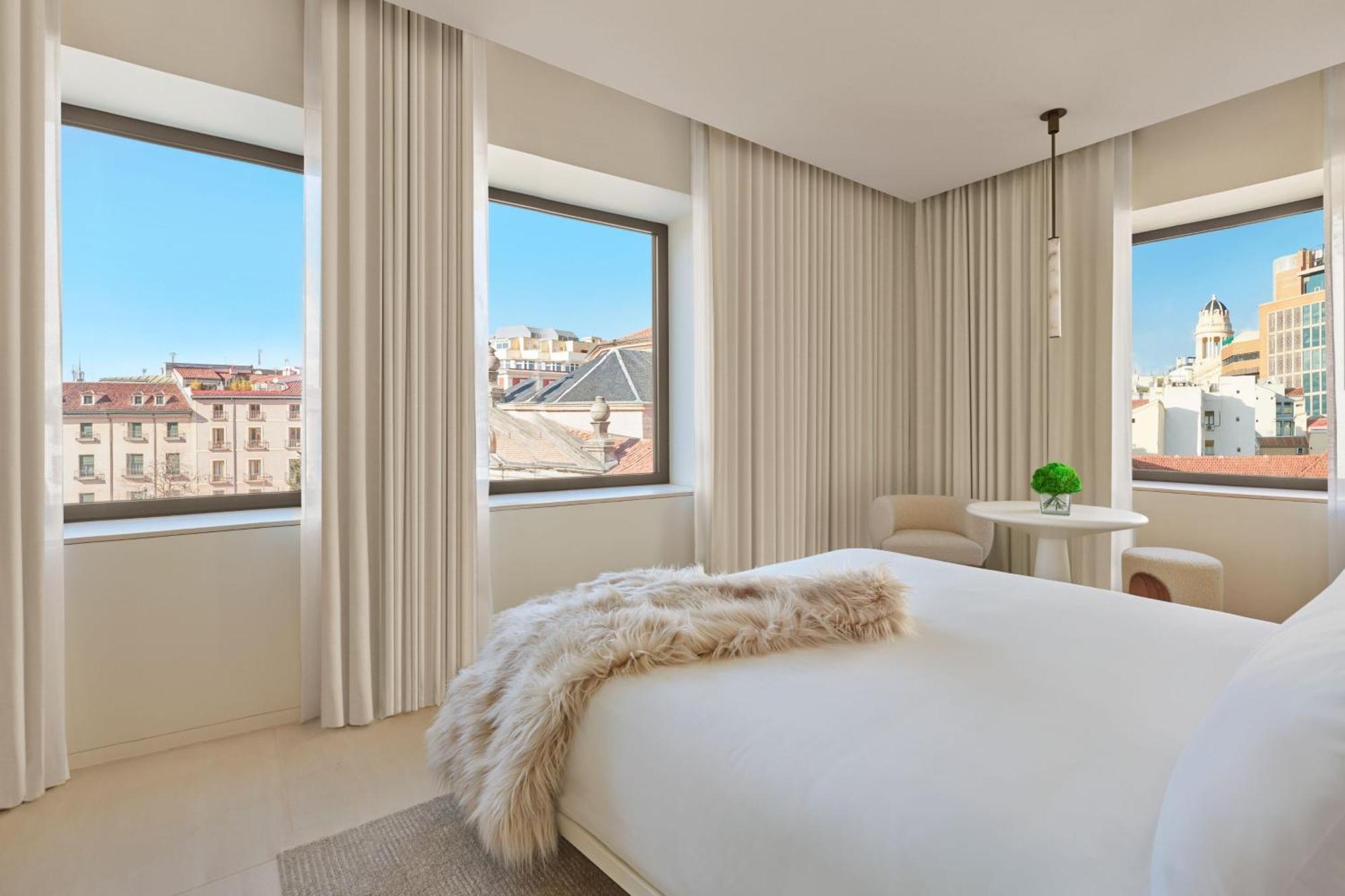 Ecksuite mit 1 Schlafzimmer und Stadtblick