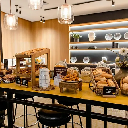 Motel One Madrid-Plaza De Espana-3